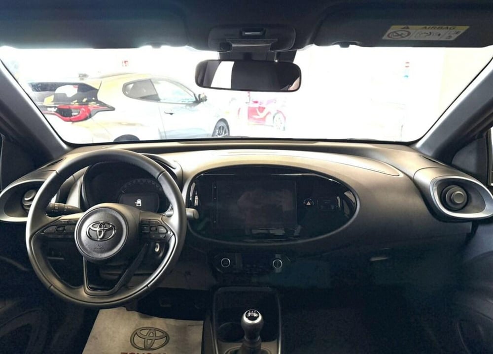 Toyota Aygo X nuova a Monza e Brianza (8)