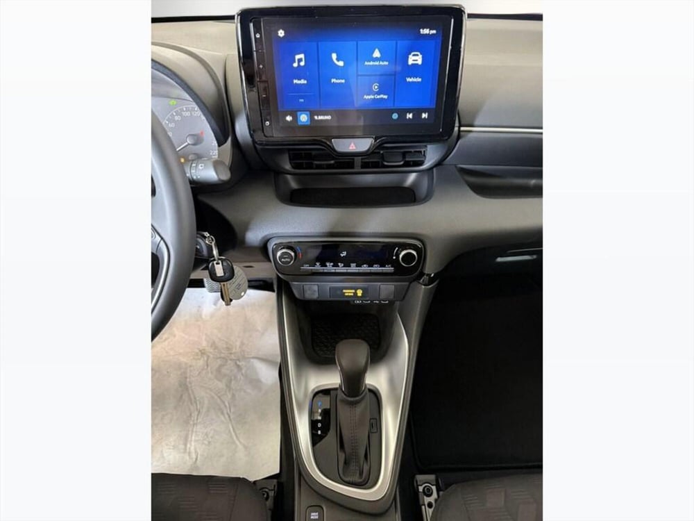 Toyota Yaris Cross nuova a Monza e Brianza (12)
