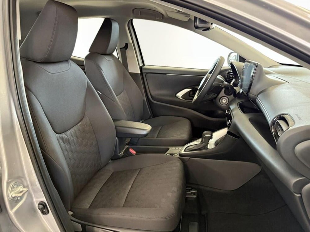Toyota Yaris Cross nuova a Monza e Brianza (9)
