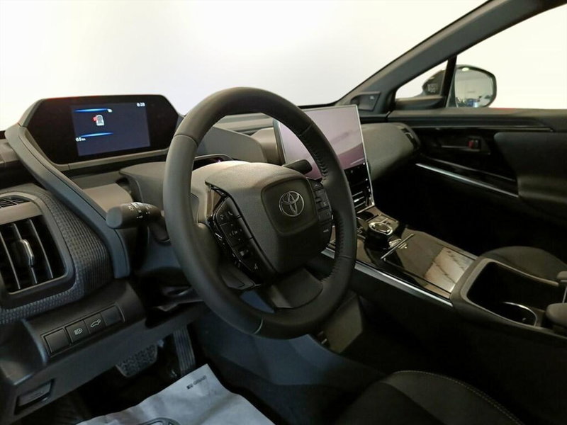 Toyota bZ4X nuova a Monza e Brianza (11)