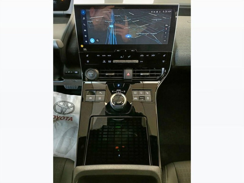 Toyota bZ4X nuova a Monza e Brianza (12)