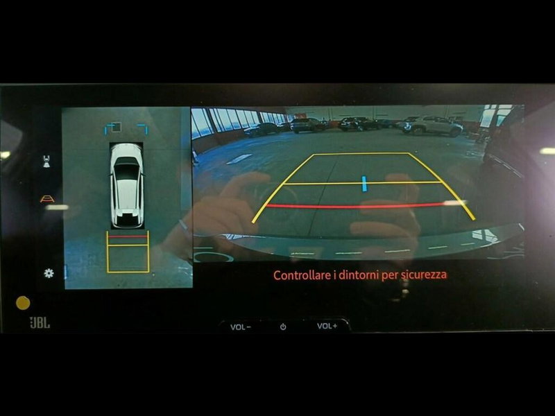 Toyota bZ4X nuova a Monza e Brianza (13)