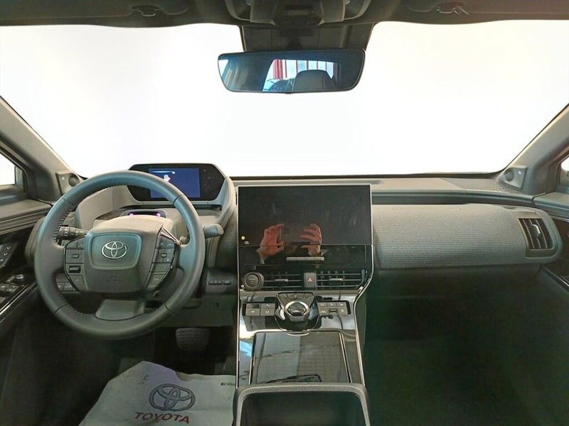 Toyota bZ4X nuova a Monza e Brianza (8)