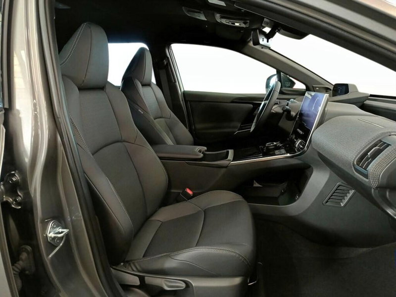 Toyota bZ4X nuova a Monza e Brianza (9)