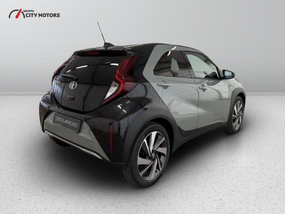 Toyota Aygo X nuova a Monza e Brianza (6)
