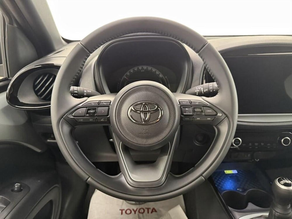 Toyota Aygo X nuova a Monza e Brianza (7)
