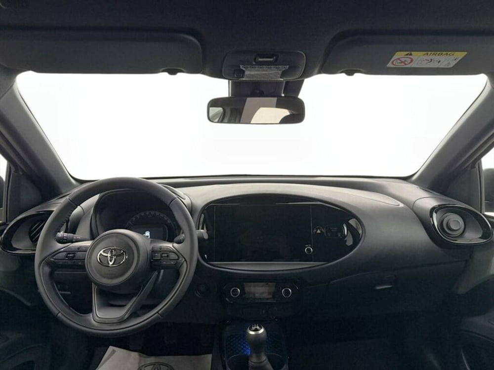 Toyota Aygo X nuova a Monza e Brianza (8)