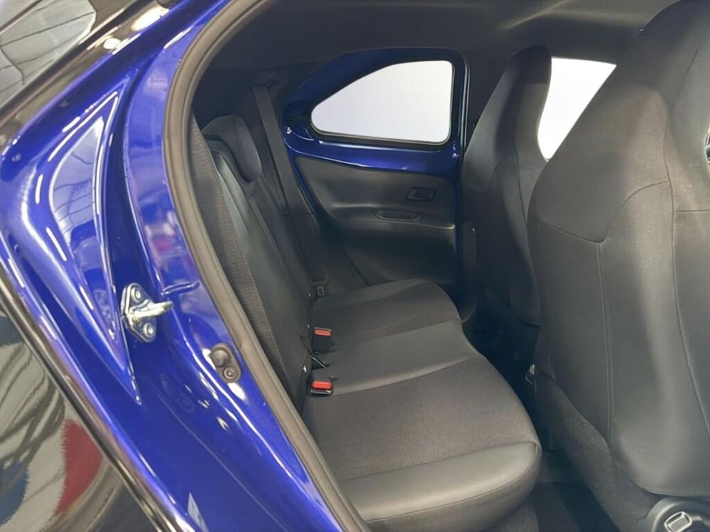 Toyota Aygo X nuova a Monza e Brianza (10)