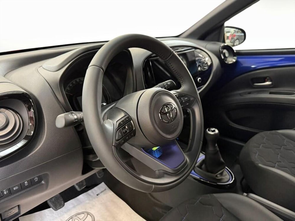 Toyota Aygo X nuova a Monza e Brianza (11)