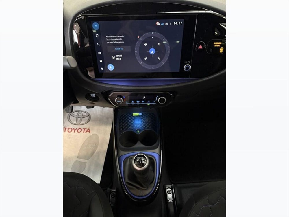 Toyota Aygo X nuova a Monza e Brianza (12)