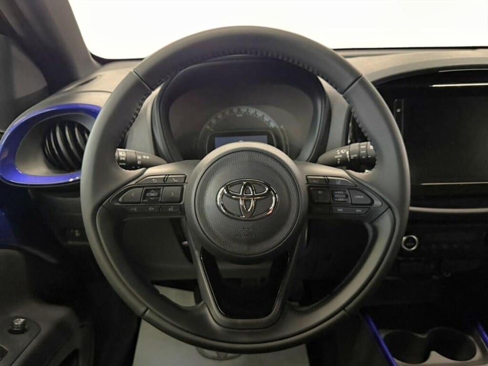 Toyota Aygo X nuova a Monza e Brianza (7)