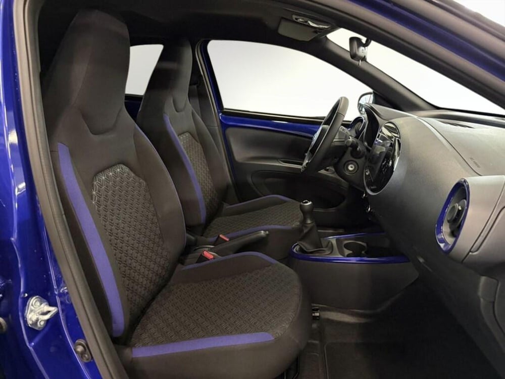 Toyota Aygo X nuova a Monza e Brianza (9)