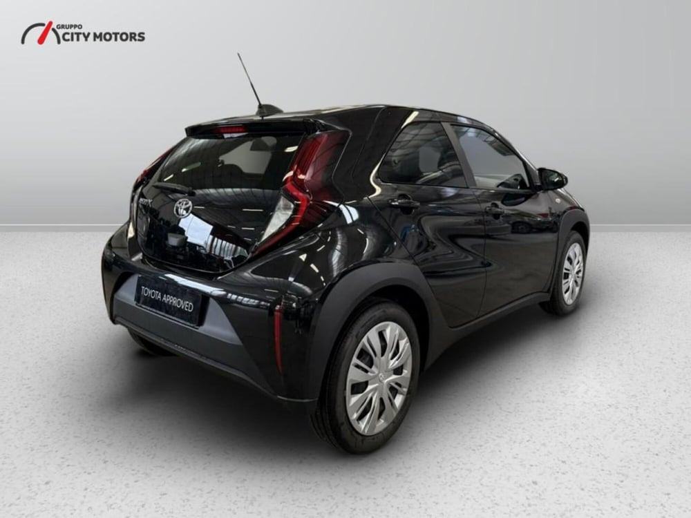 Toyota Aygo X nuova a Monza e Brianza (6)