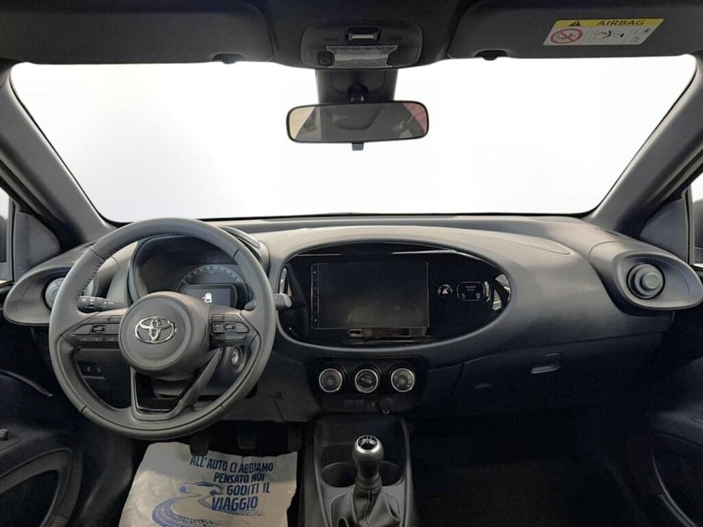 Toyota Aygo X nuova a Monza e Brianza (8)