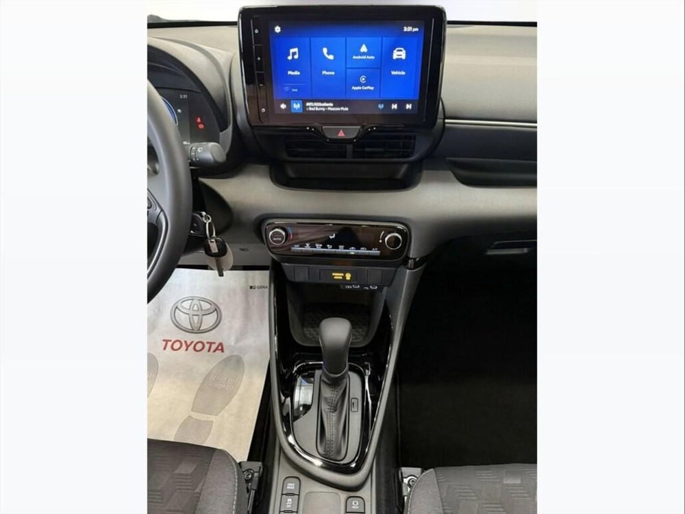 Toyota Yaris Cross nuova a Monza e Brianza (12)