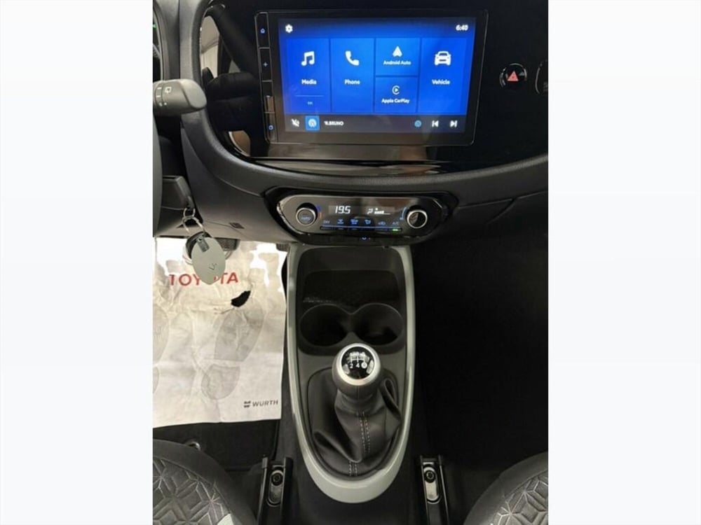Toyota Aygo X nuova a Monza e Brianza (12)