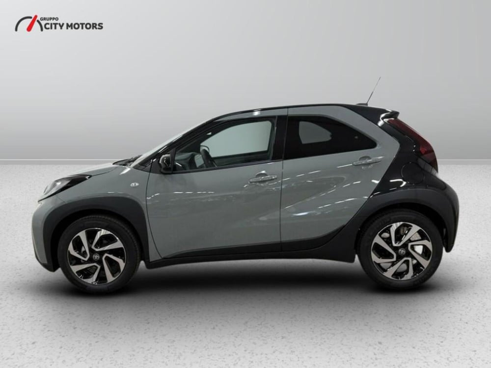 Toyota Aygo X nuova a Monza e Brianza (3)