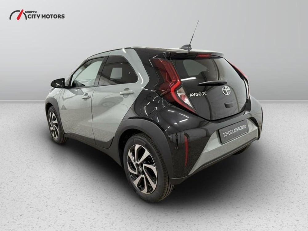 Toyota Aygo X nuova a Monza e Brianza (4)
