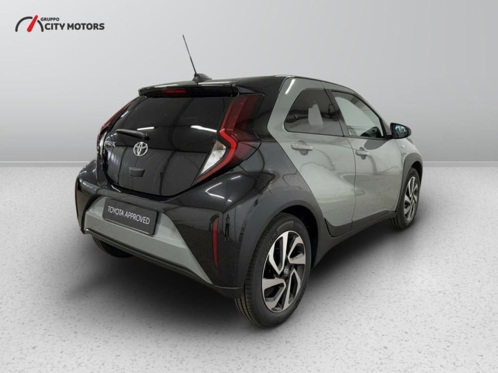 Toyota Aygo X nuova a Monza e Brianza (6)