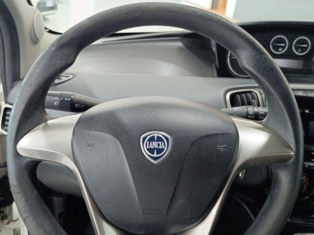 Lancia Ypsilon usata a Catania (16)