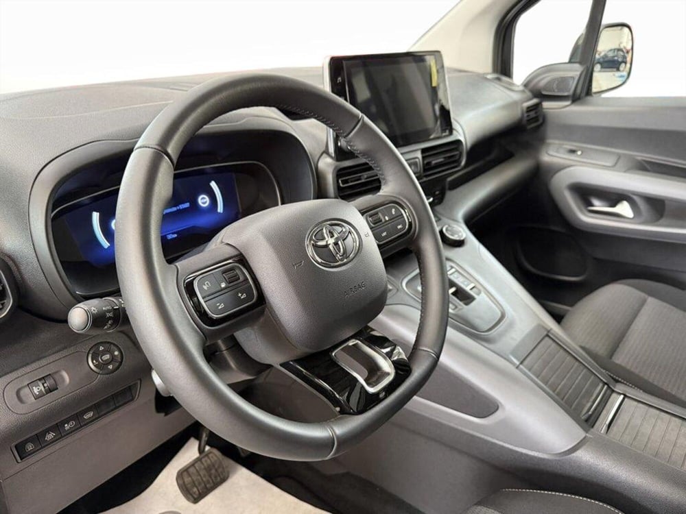 Toyota Proace City Verso nuova a Monza e Brianza (12)