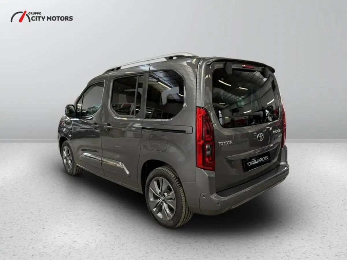 Toyota Proace City Verso nuova a Monza e Brianza (4)