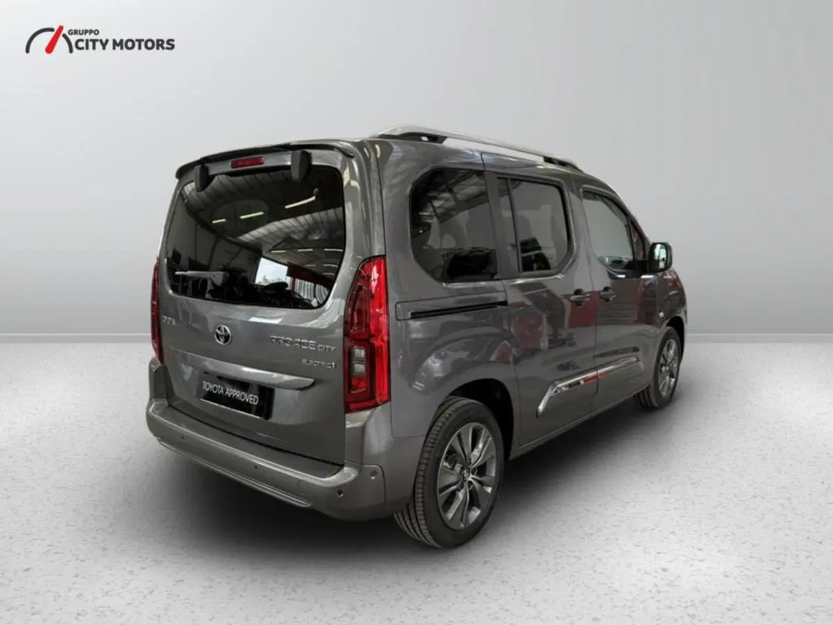 Toyota Proace City Verso nuova a Monza e Brianza (6)