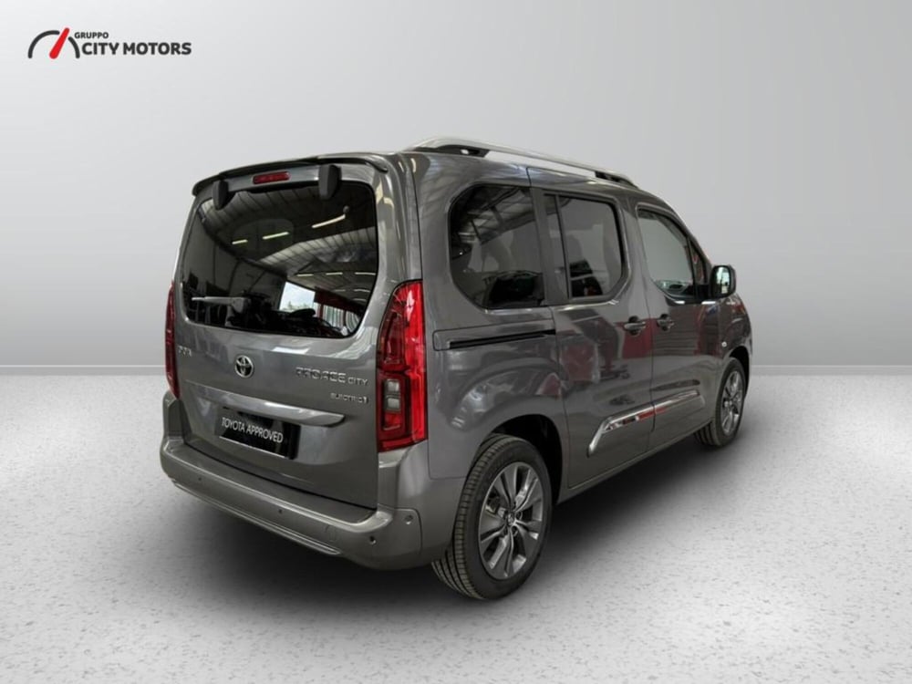 Toyota Proace City Verso nuova a Monza e Brianza (6)