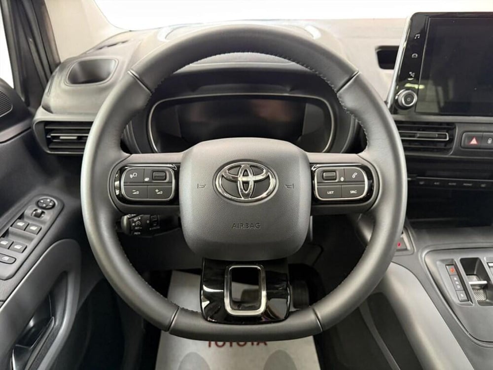 Toyota Proace City Verso nuova a Monza e Brianza (7)