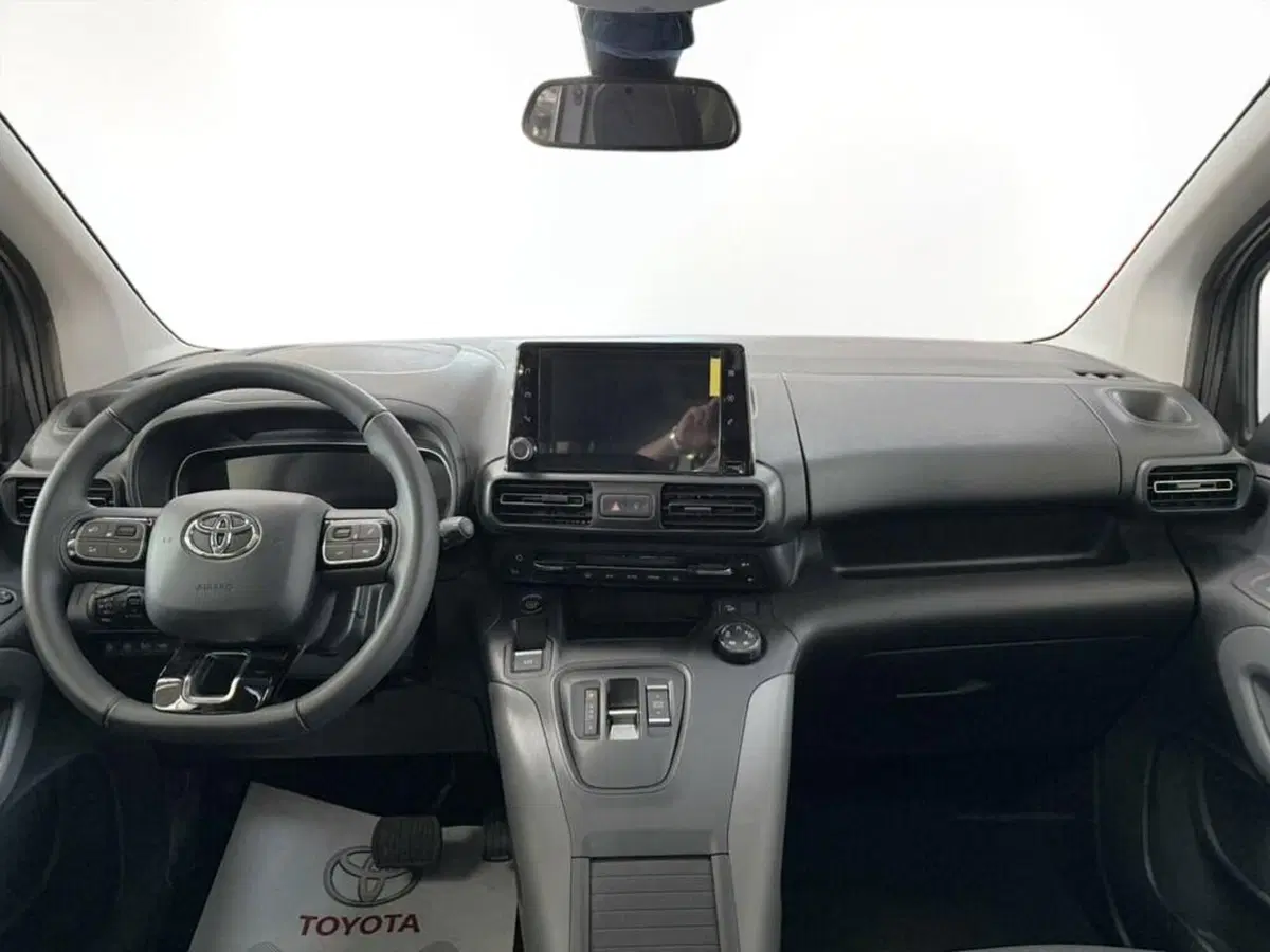 Toyota Proace City Verso nuova a Monza e Brianza (8)