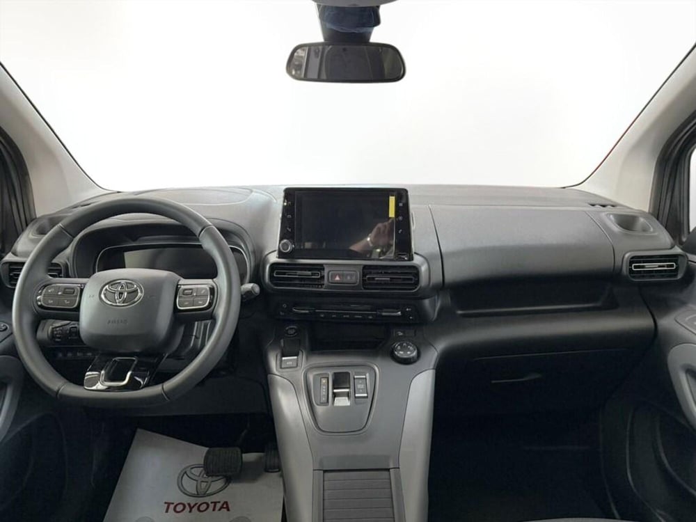 Toyota Proace City Verso nuova a Monza e Brianza (8)
