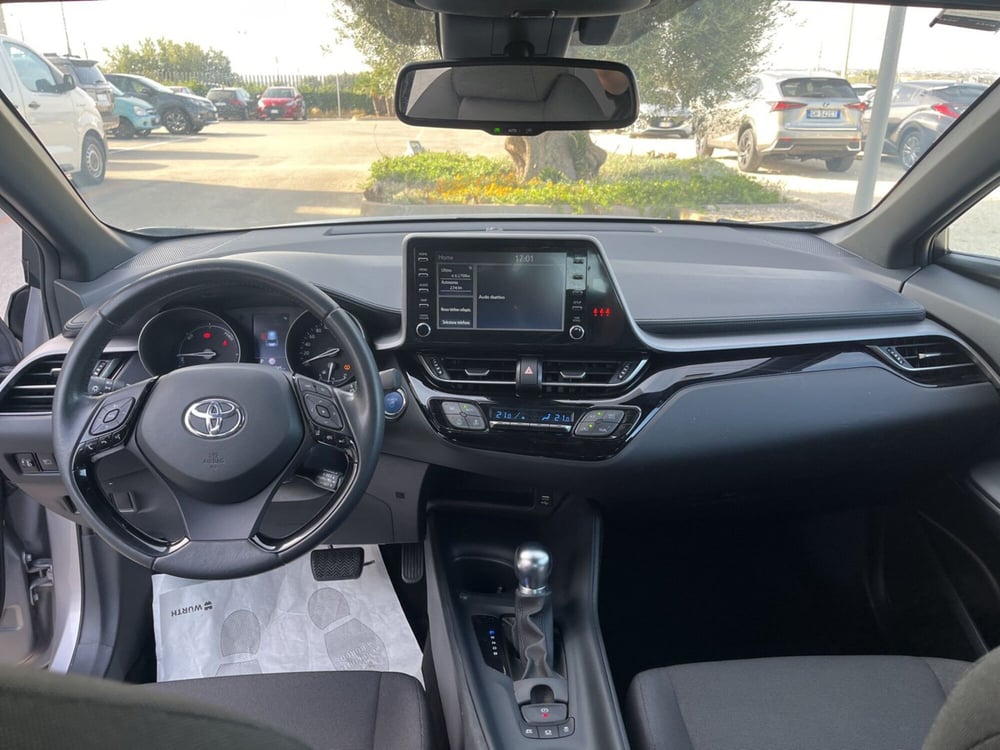 Toyota Toyota C-HR usata a Ragusa (10)