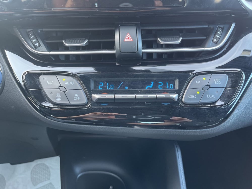 Toyota Toyota C-HR usata a Ragusa (15)