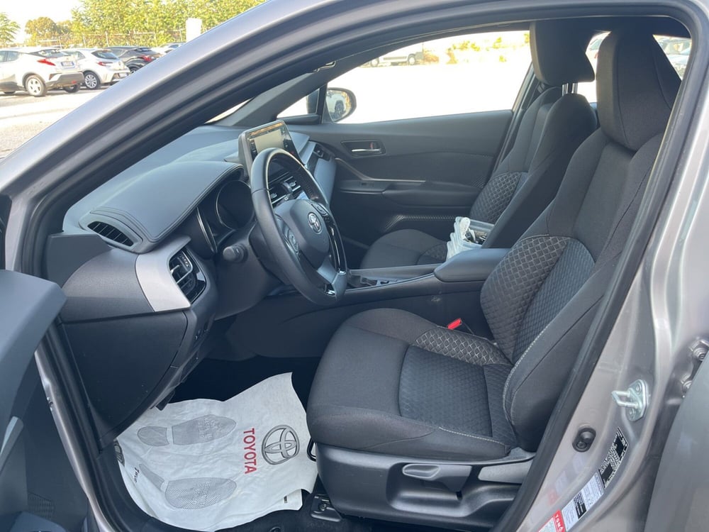 Toyota Toyota C-HR usata a Ragusa (9)