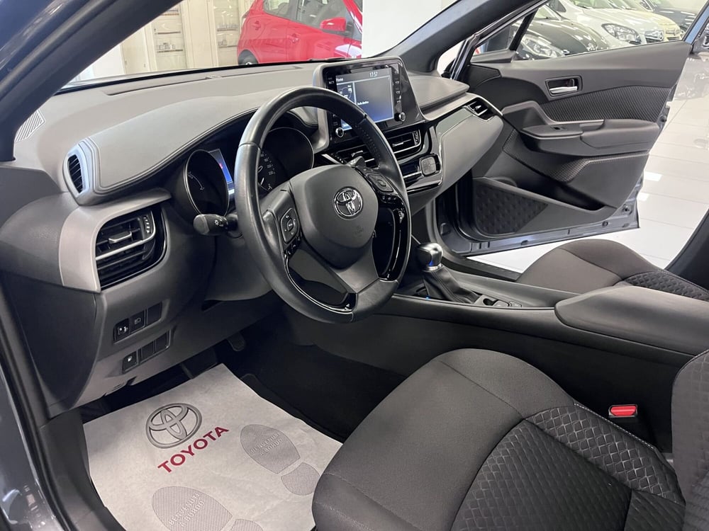 Toyota Toyota C-HR usata a Prato (7)
