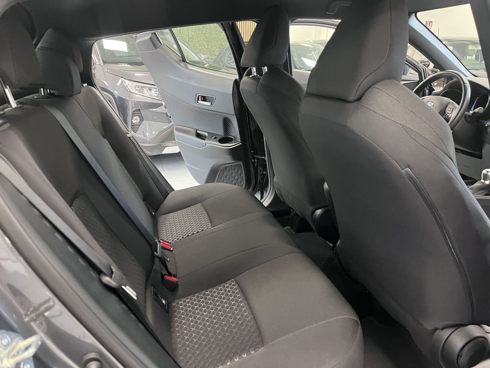 Toyota Toyota C-HR usata a Prato (9)