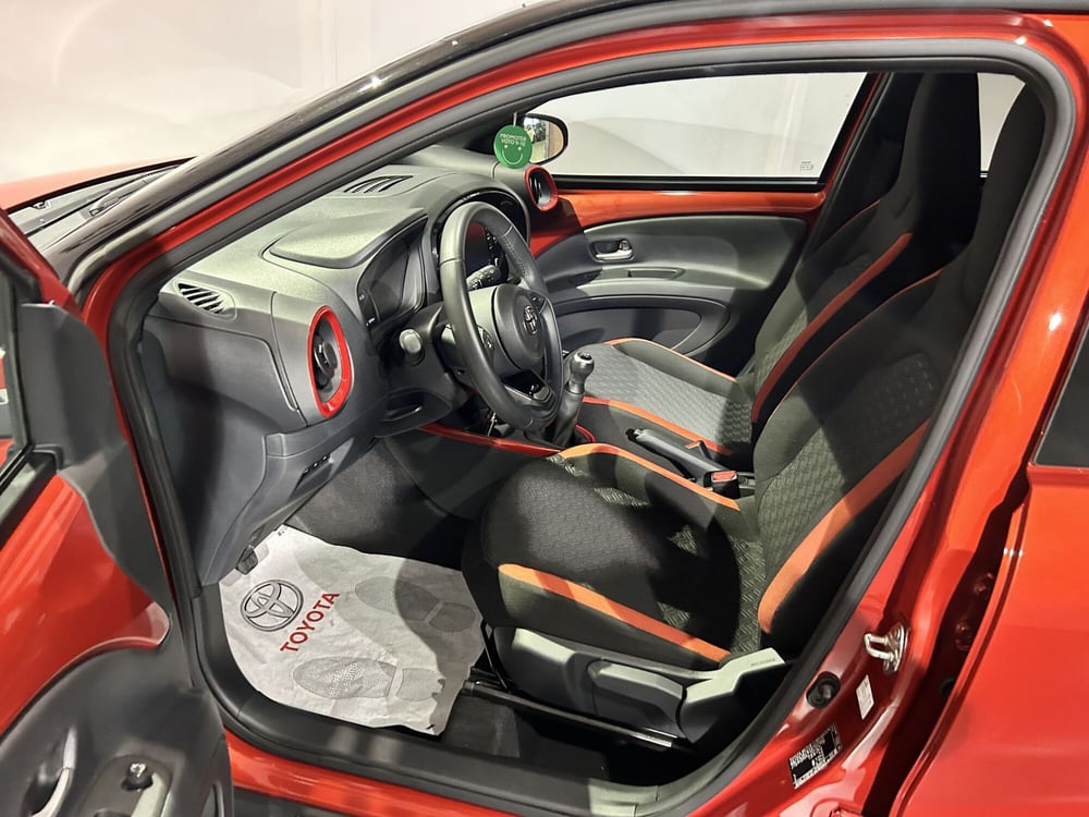 Toyota Aygo X usata a Milano (11)