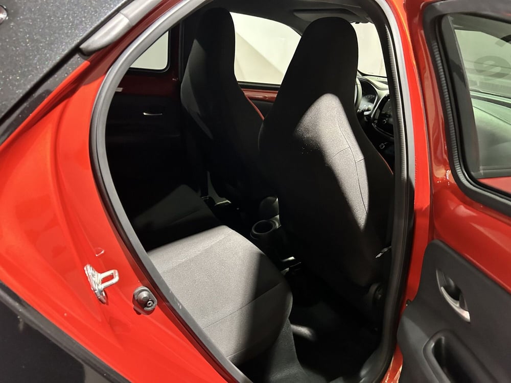 Toyota Aygo X usata a Milano (13)