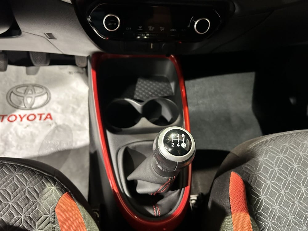 Toyota Aygo X usata a Milano (14)