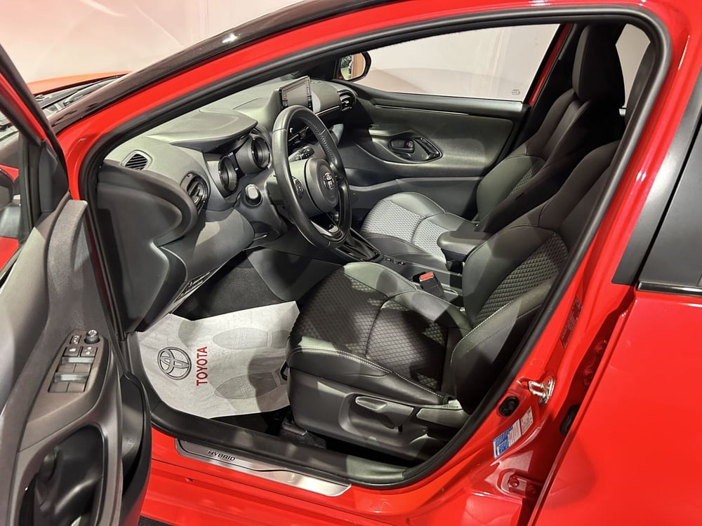 Toyota Yaris usata a Milano (11)