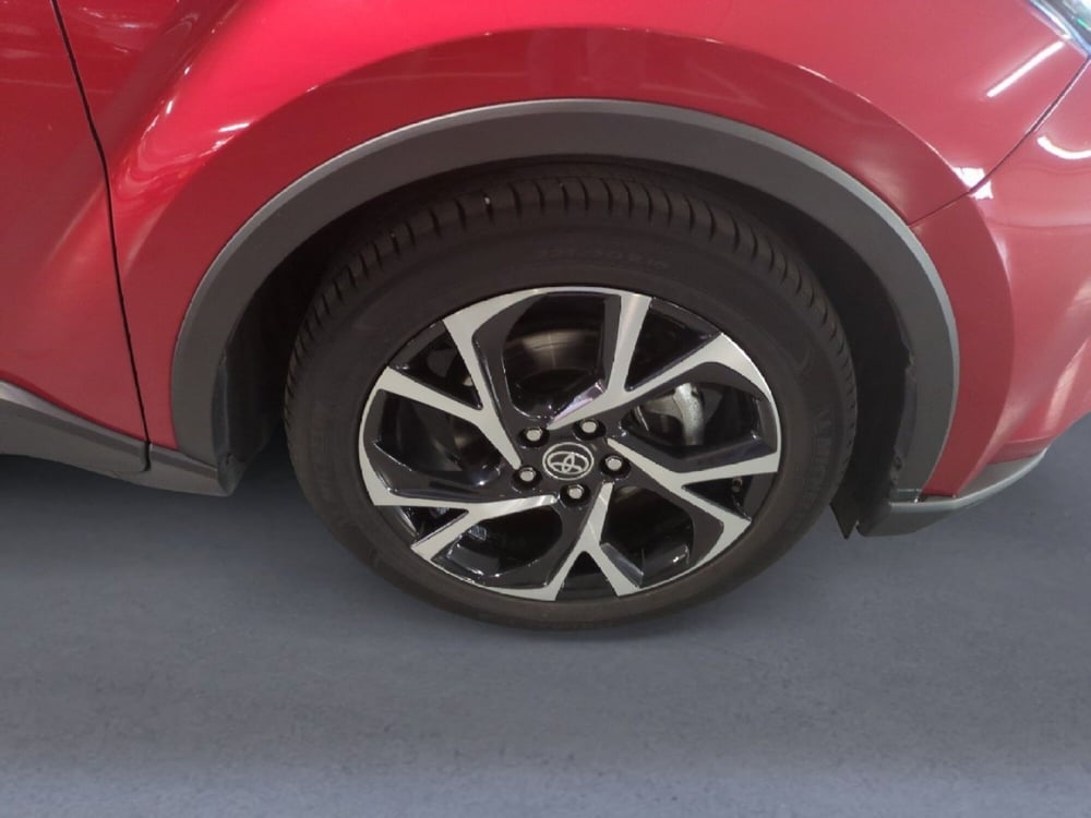Toyota Toyota C-HR usata a Milano (8)