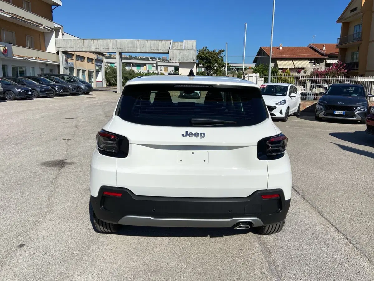 Jeep Avenger nuova a Chieti (4)
