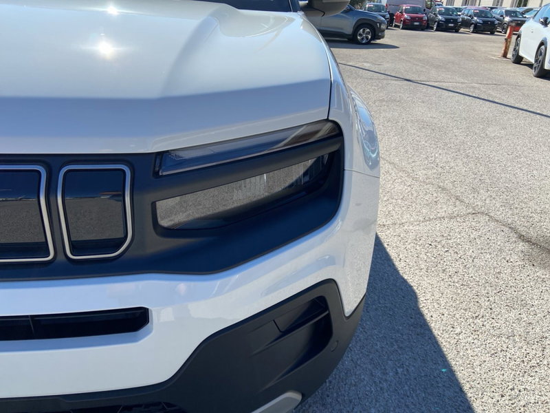 Jeep Avenger nuova a Chieti (9)