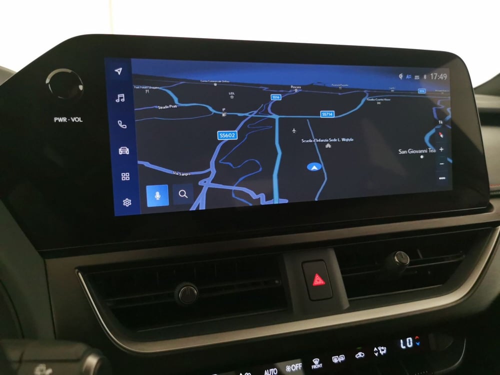 Lexus UX usata a Chieti (18)
