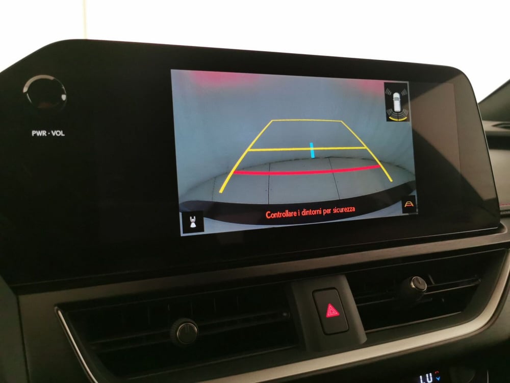 Lexus UX usata a Chieti (19)