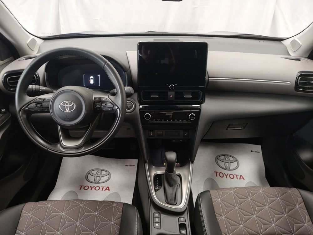 Toyota Yaris Cross usata a Roma (8)