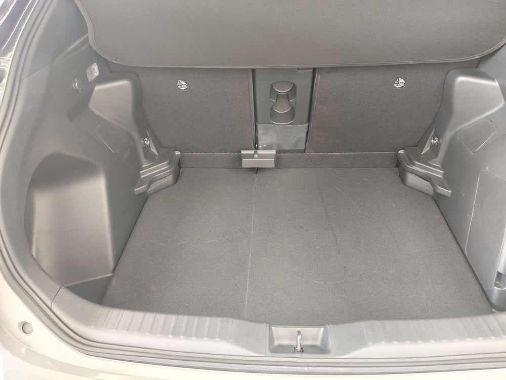 Toyota Yaris Cross usata a Roma (12)