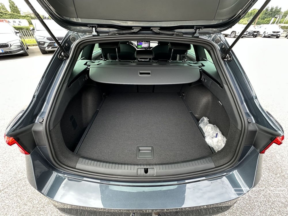 SEAT Leon ST nuova a Livorno (13)