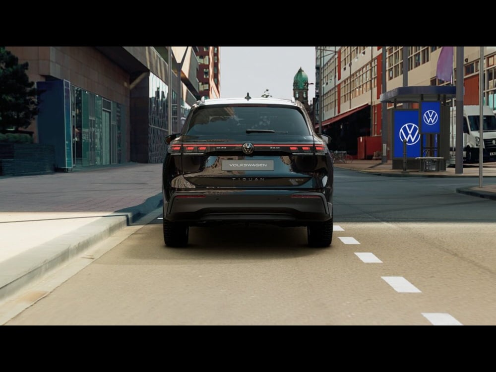 Volkswagen Tiguan nuova a Livorno (6)