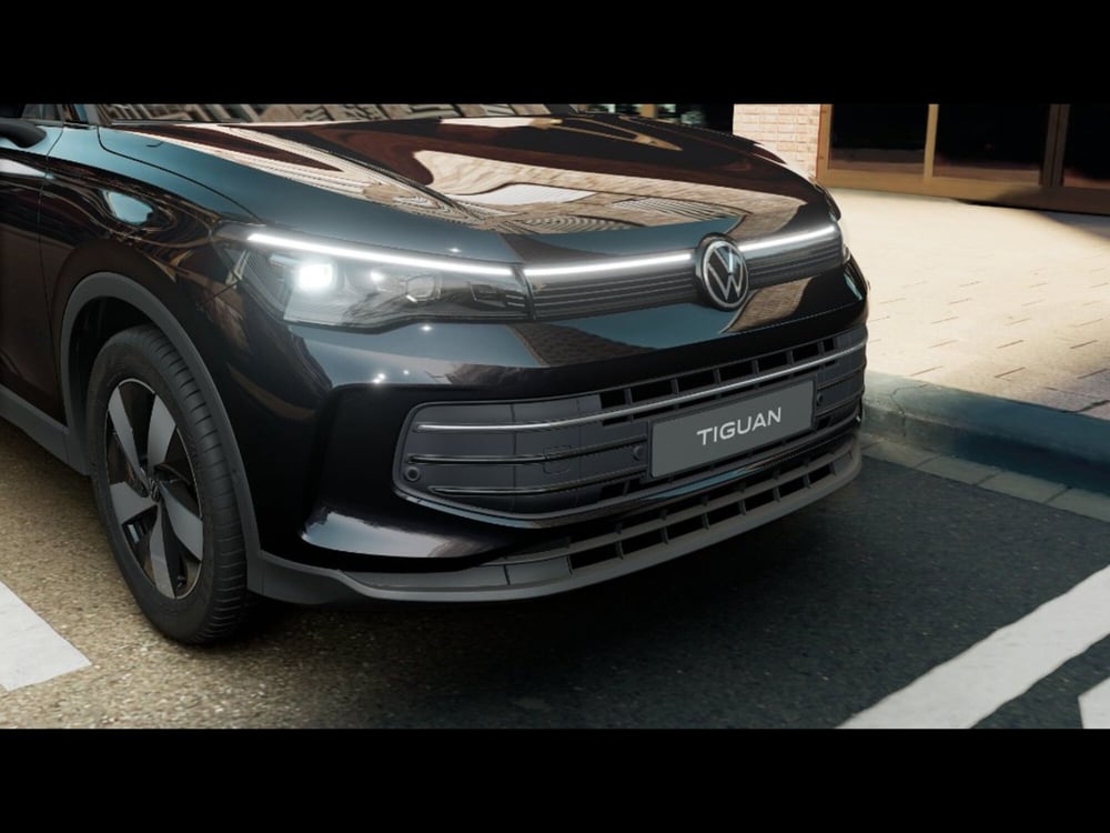 Volkswagen Tiguan nuova a Livorno (7)